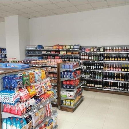 Tranzzit Airport Apartament I Otopeni Luaran gambar