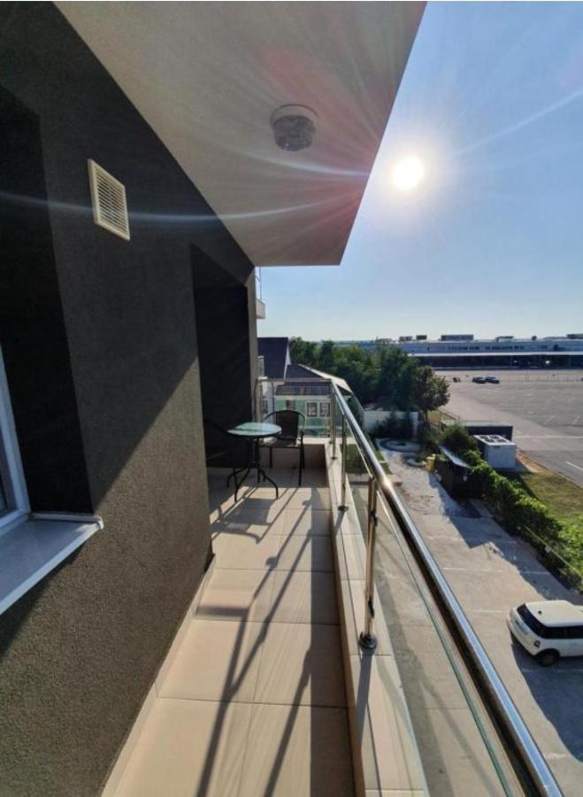 Tranzzit Airport Apartament I Otopeni Luaran gambar