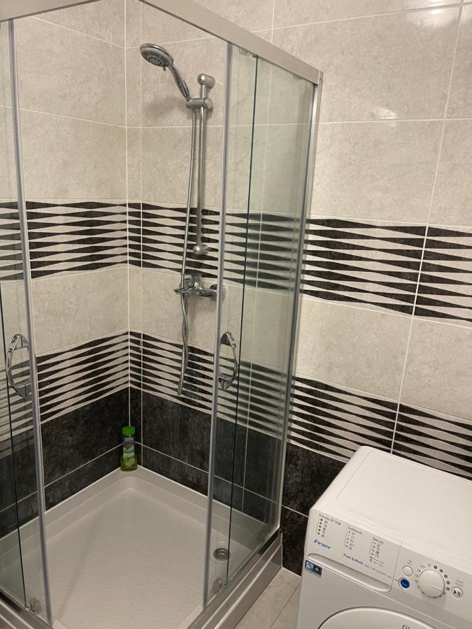 Tranzzit Airport Apartament I Otopeni Luaran gambar